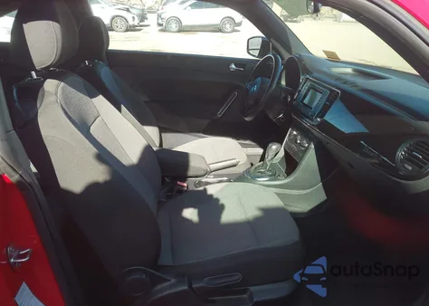 2018 Volkswagen Beetle 2.0T Coast/2.0T S из США, поврежденный, VIN 3VWFD7AT6JM716994